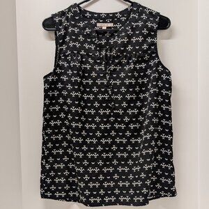 Skies Are Blue Skies York Split Neck Blouse in Black & White